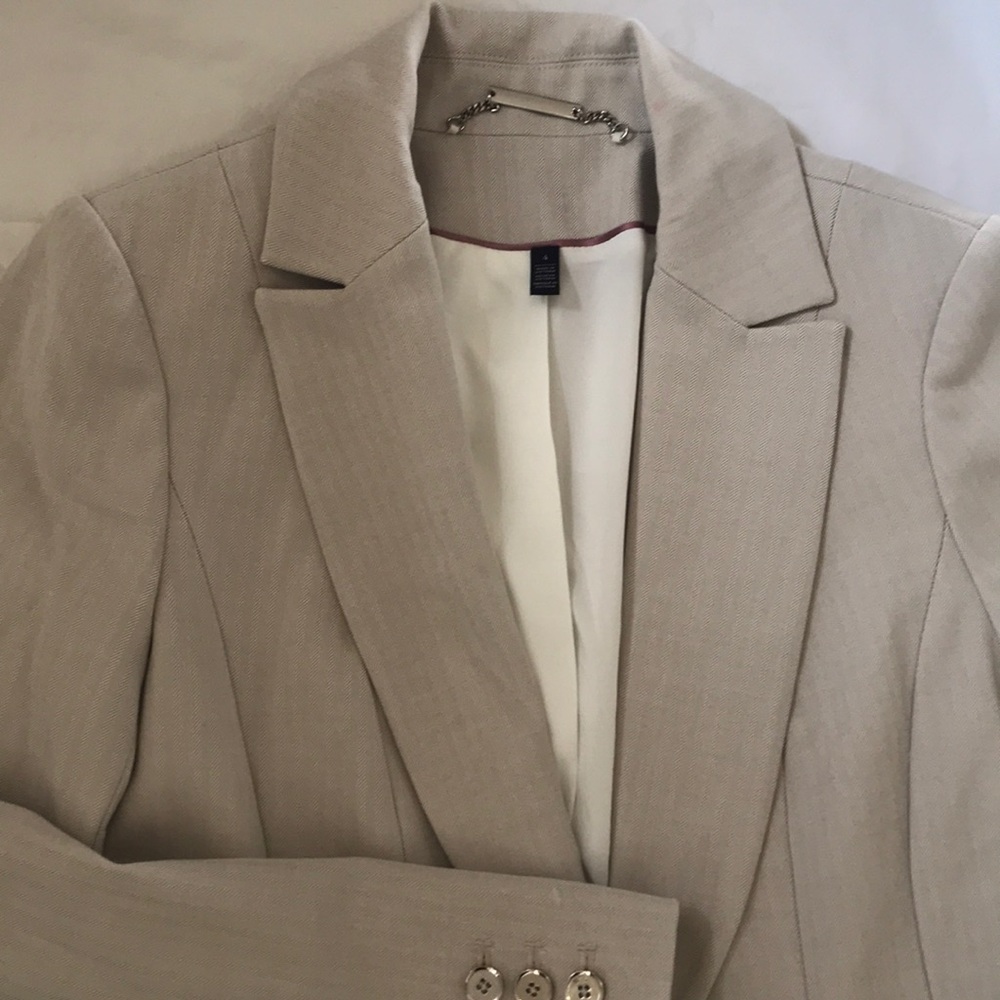 Blazer - Picture 3 of 4
